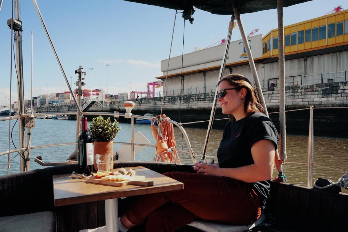 Cozy Lisbon Marina Sleepaboard - Sail Away Hotell Eksteriør bilde
